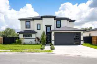 3130 N Elm Ave - Photo 1 of 1