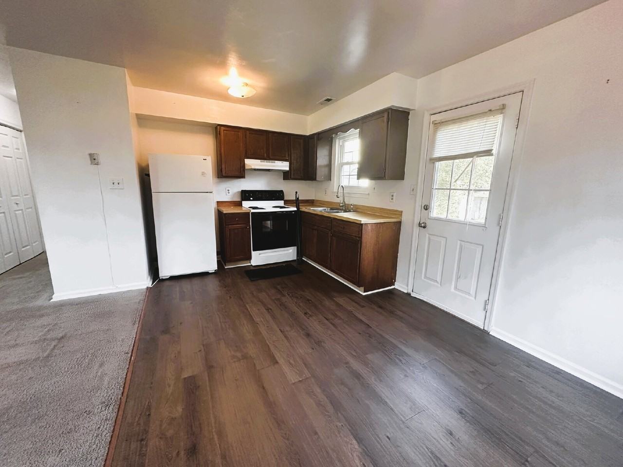 164 Hughes Ave - Photo 5 of 17