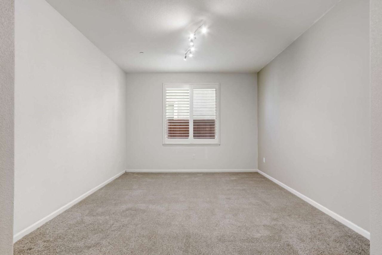 1836 Dunlap Pl - Photo 4 of 48