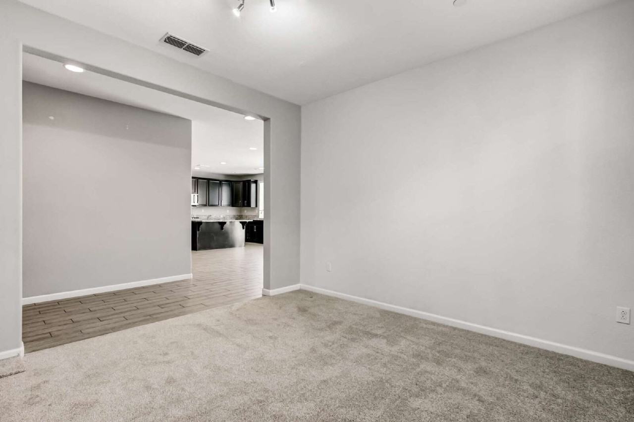 1836 Dunlap Pl - Photo 6 of 48
