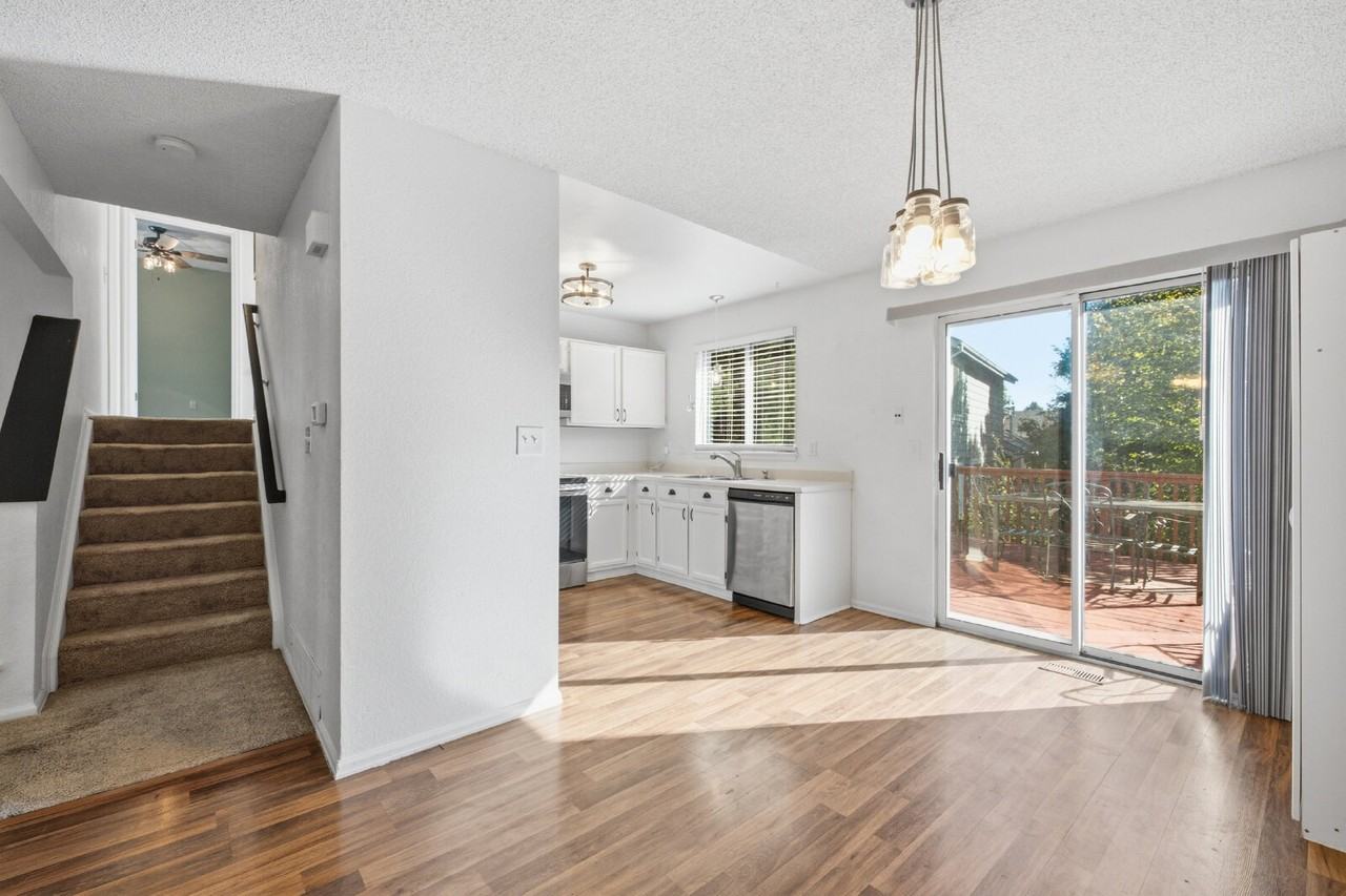 9352 Balsam Ct - Photo 6 of 26