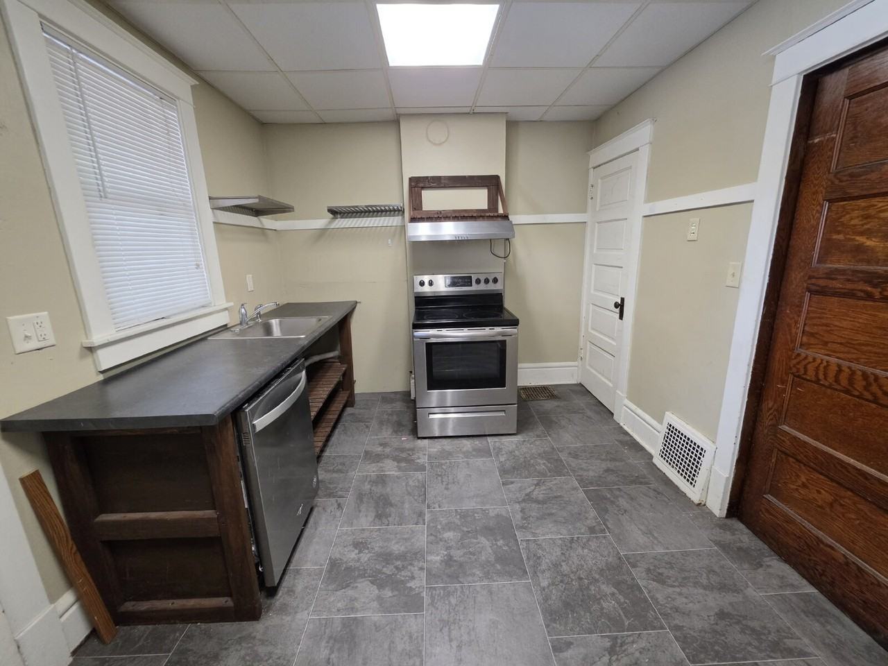 444 Lake St - Photo 5 of 13