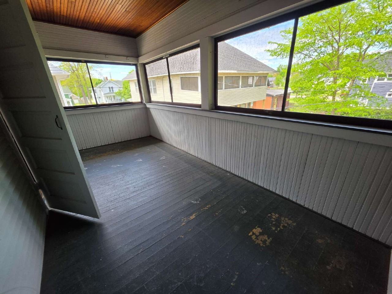 444 Lake St - Photo 7 of 13