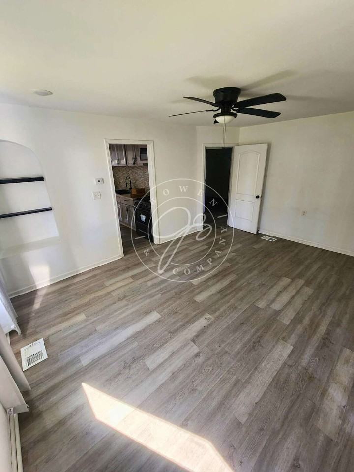 1701 Ottawa Dr - Photo 3 of 17