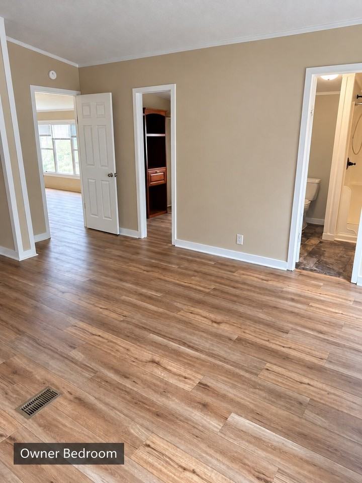 120 Green St - Photo 5 of 18