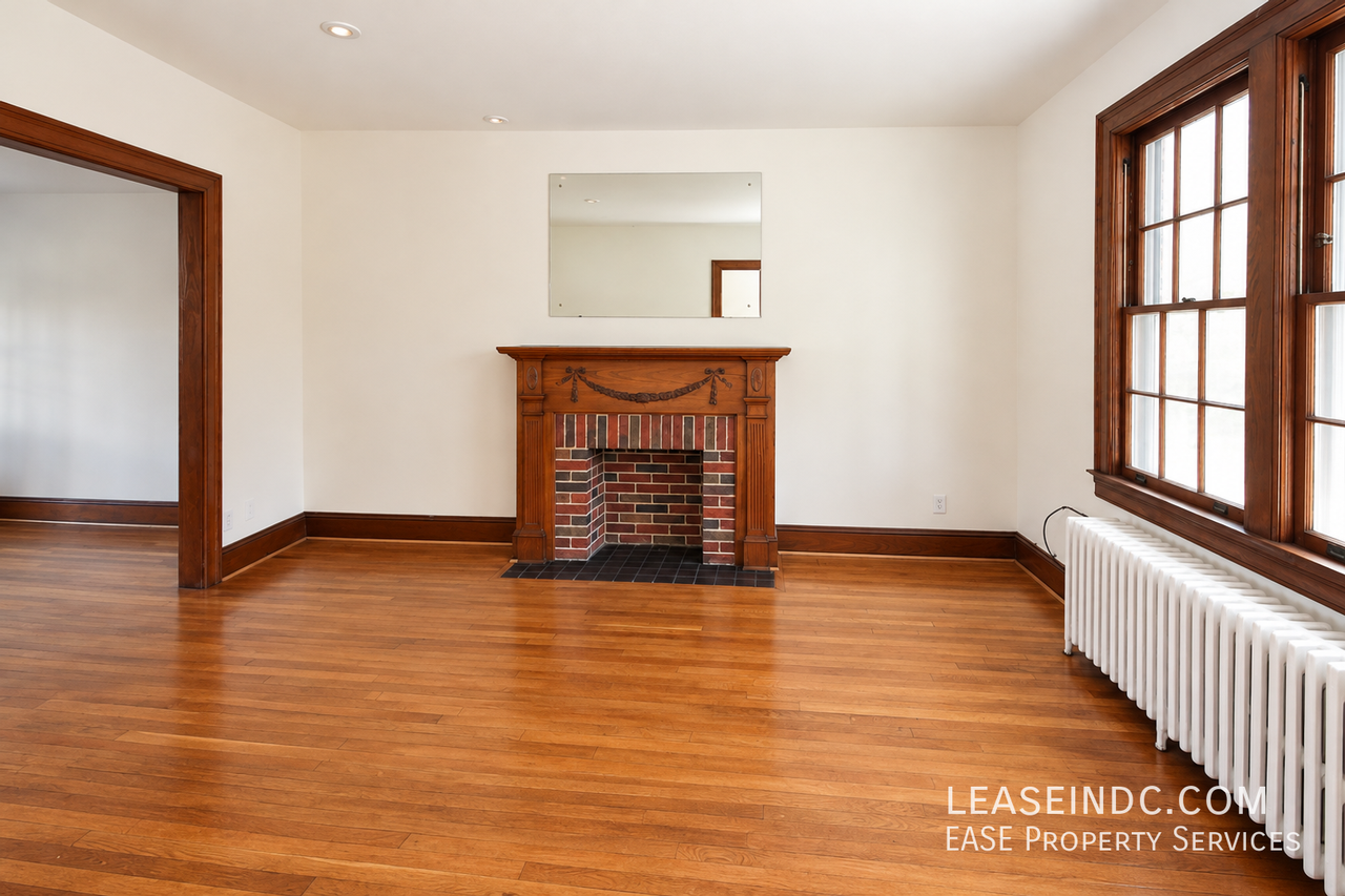 3813 W St Nw - Photo 7 of 27