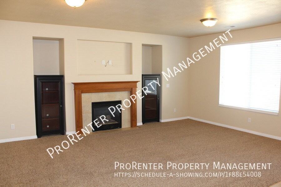 1098 Newham Ct - Photo 7 of 30