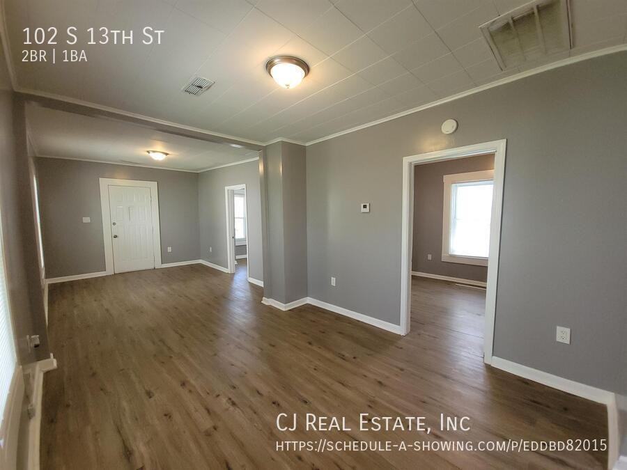 102 S 13th St - Photo 4 of 10