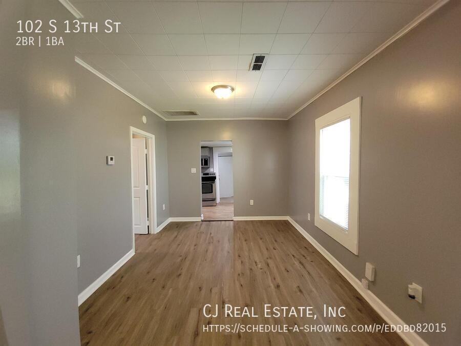 102 S 13th St - Photo 5 of 10
