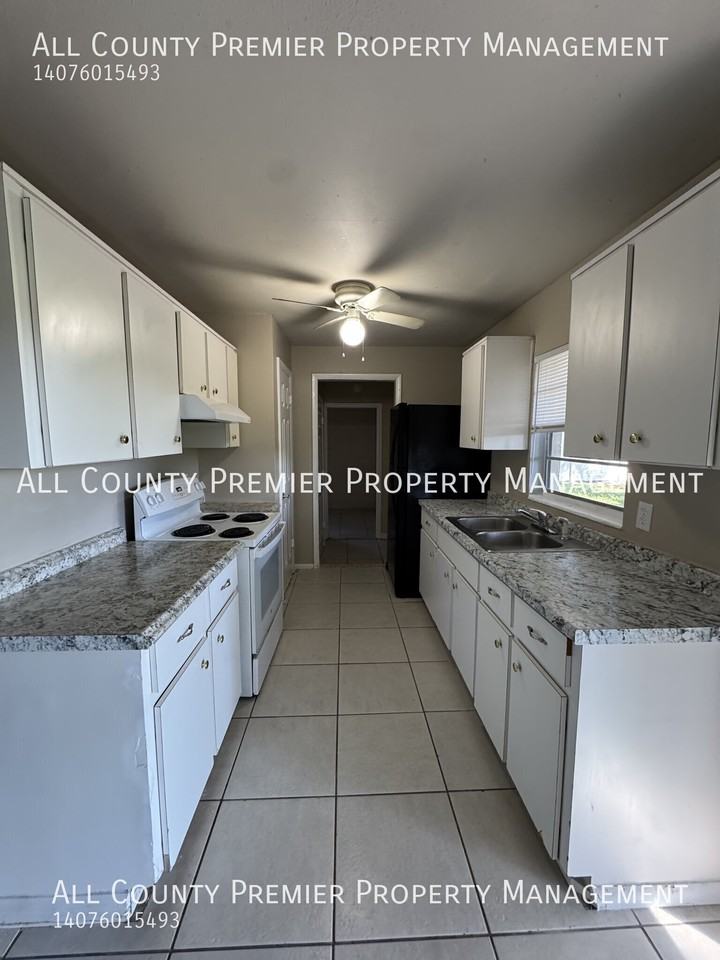 2303 Continental Blvd - Photo 2 of 12
