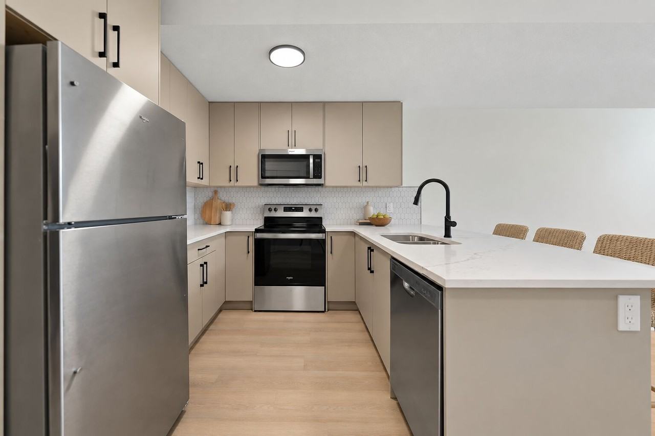 4608 81 St Nw - Photo 2 of 19