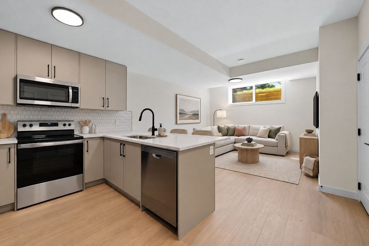 4608 81 St Nw - Photo 3 of 19