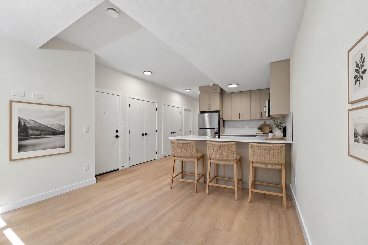 4608 81 St Nw - Photo 7 of 19