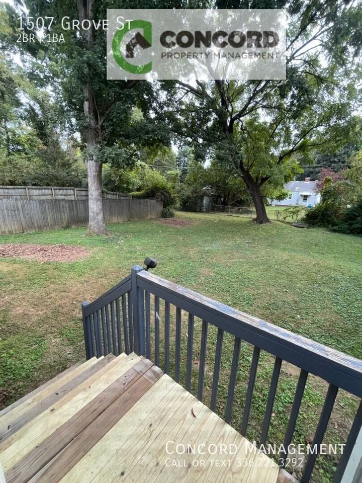 1507 Grove St - Photo 3 of 15