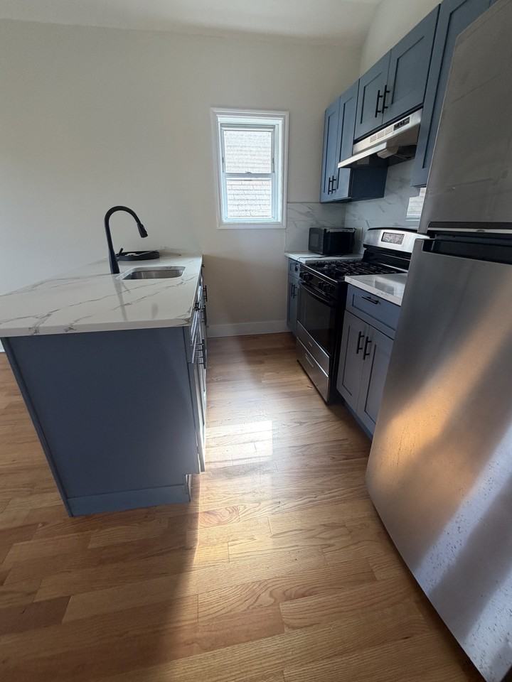 669 Summit Ave #3 - Photo 2 of 16