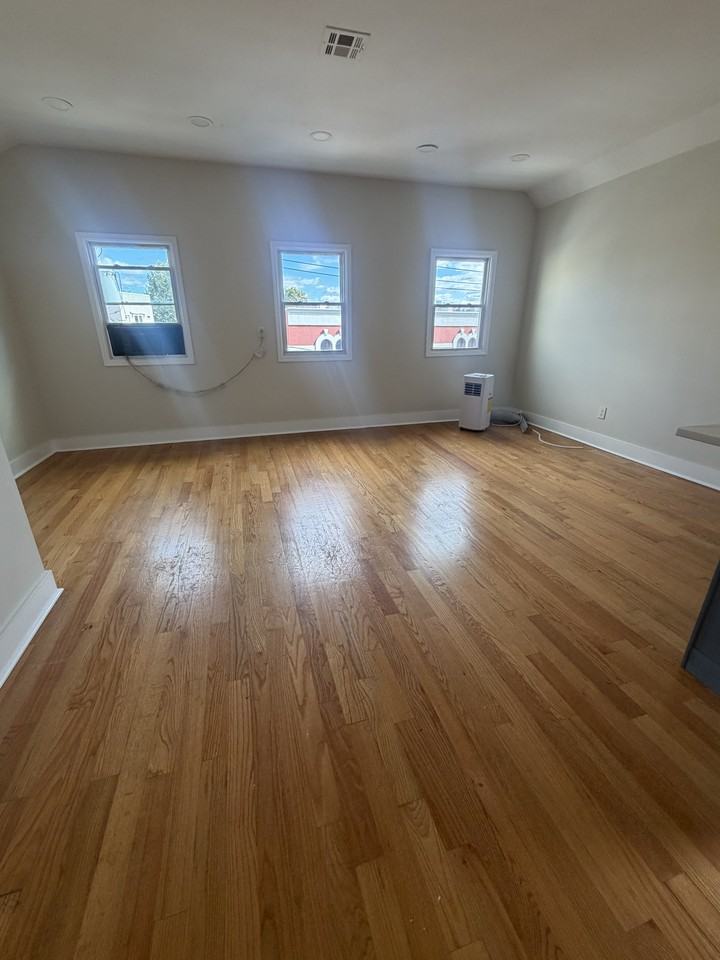669 Summit Ave #3 - Photo 6 of 16