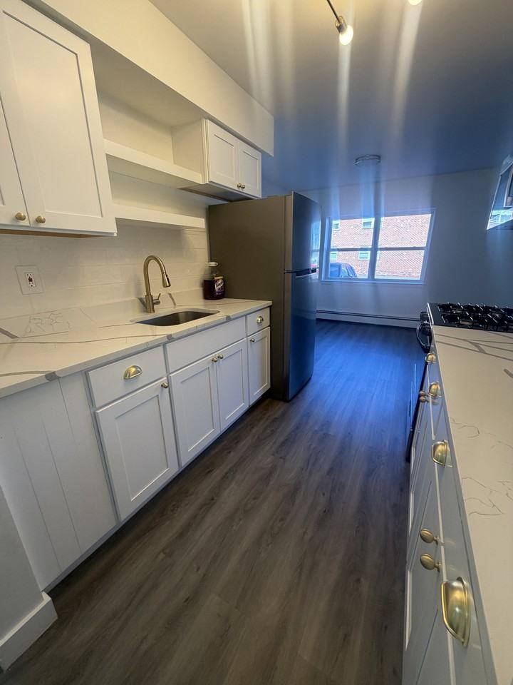 556 Washington Ave #27 - Photo 2 of 14