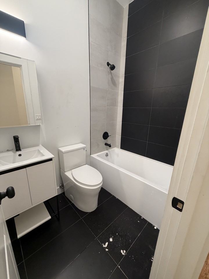 48 Bergen Ave #2B - Photo 3 of 12