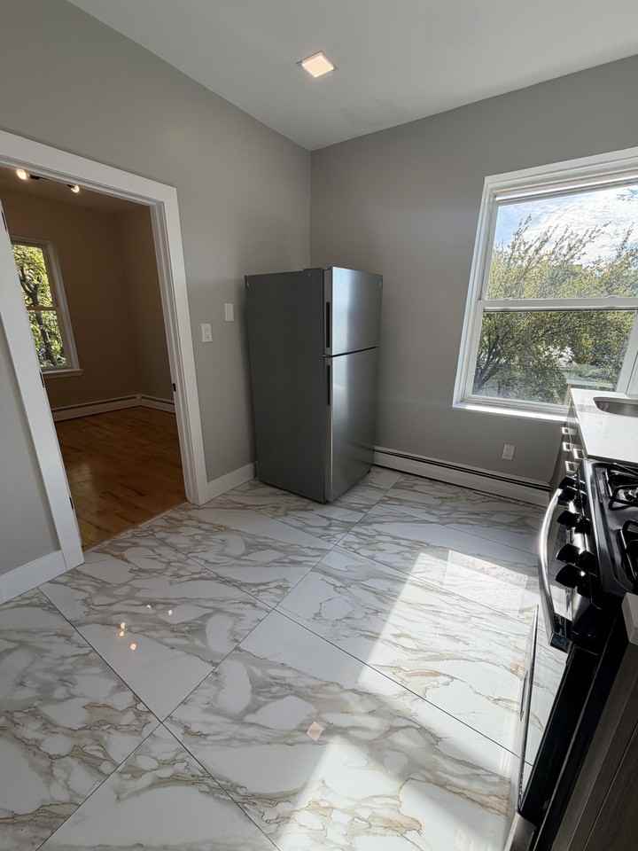 26 Bergen Ave #3R - Photo 2 of 13