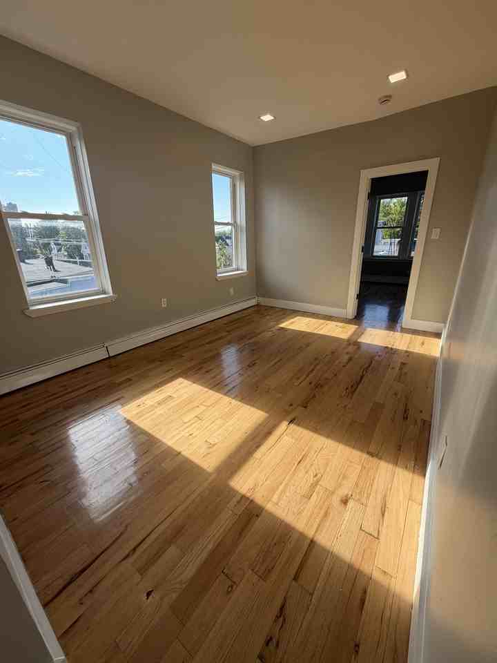 26 Bergen Ave #3R - Photo 4 of 13