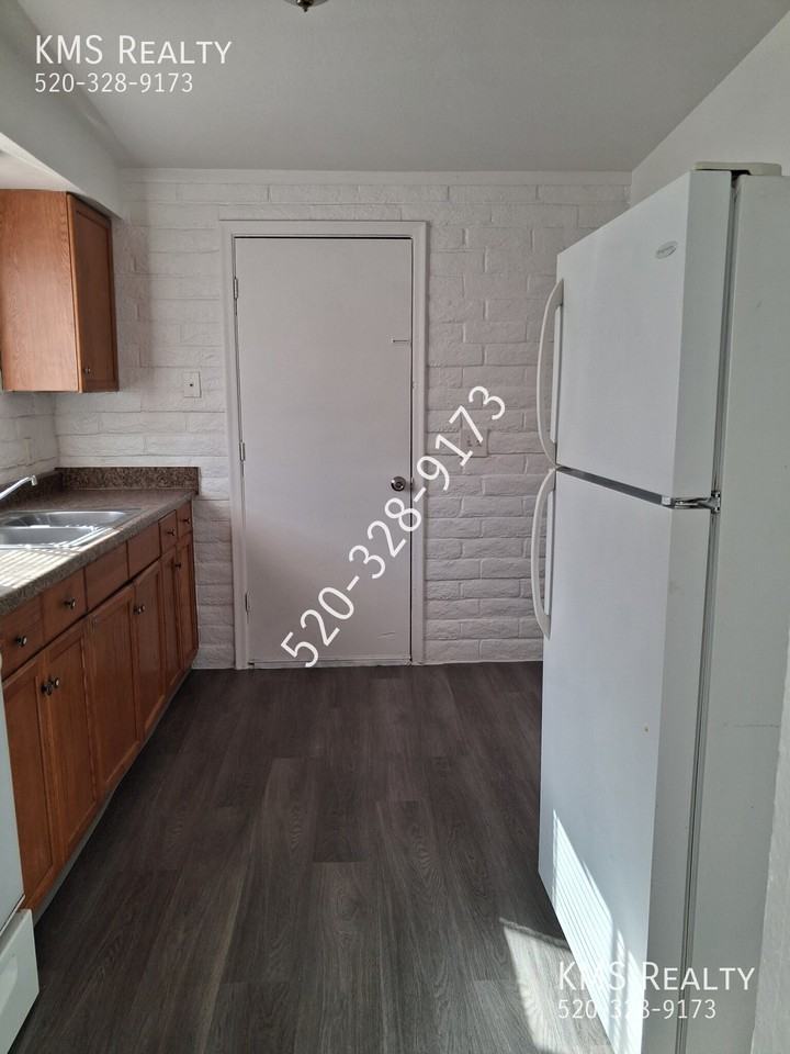 6946 S 6th Ave #1 - Photo 6 of 19
