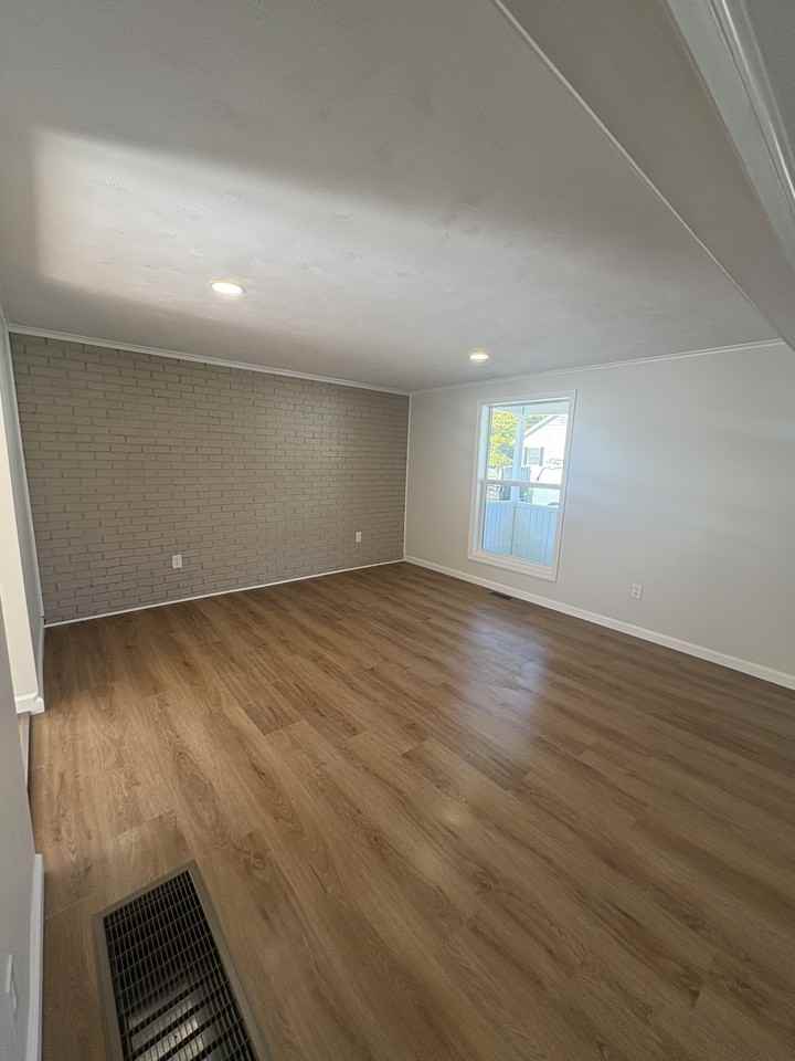 25 Glen Ave #NA - Photo 6 of 12