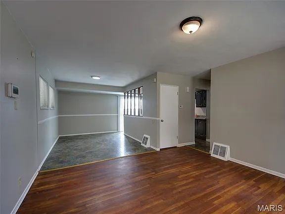 108 Perthshire Rd #NA - Photo 3 of 10