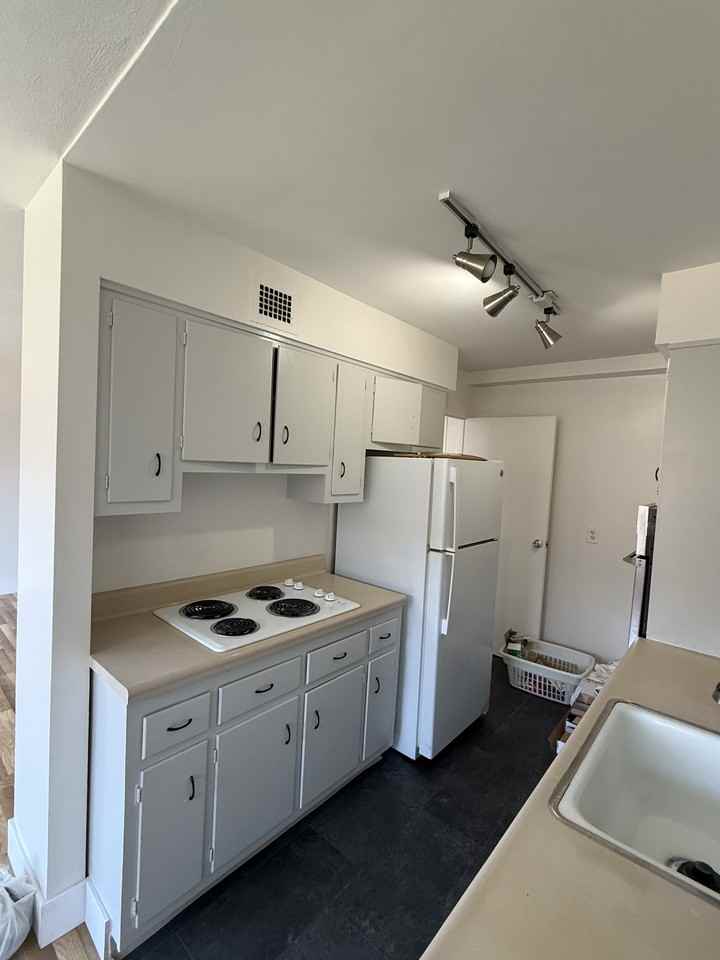 1000 East Ave #204 - Photo 3 of 9