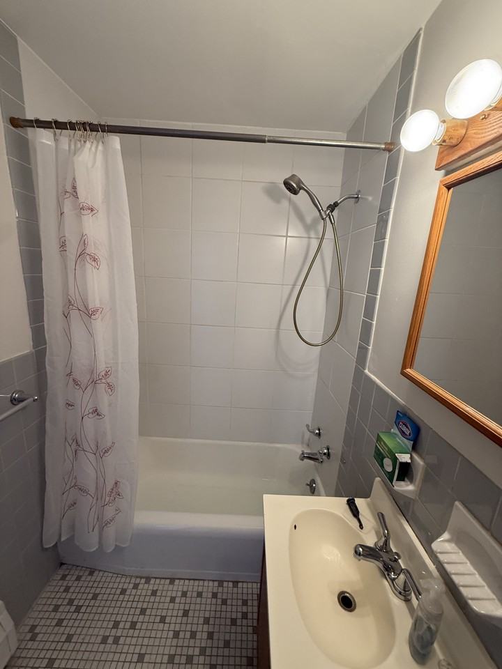 1000 East Ave #204 - Photo 4 of 9