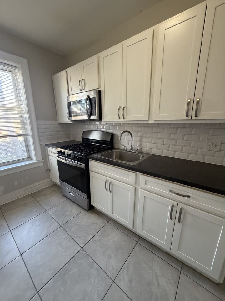 125 Corbin Ave #104