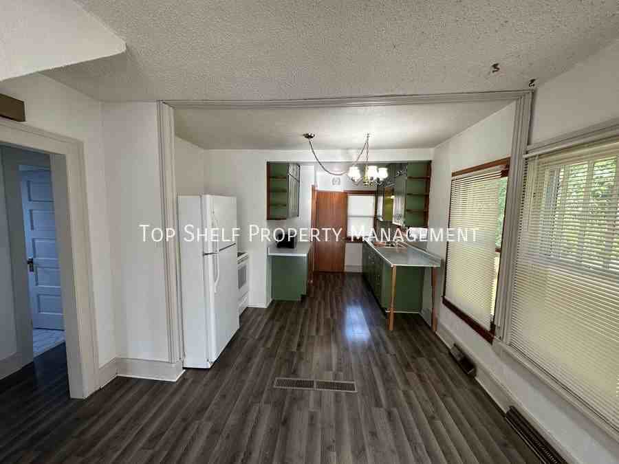 3727 Sw 13th St - Photo 4 of 8