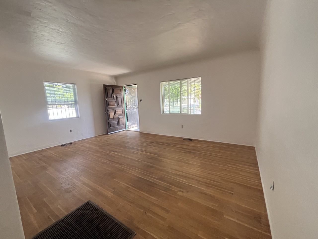 801 Valencia Dr Se #NA - Photo 2 of 10