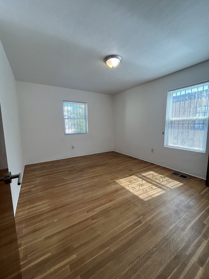 801 Valencia Dr Se #NA - Photo 3 of 10