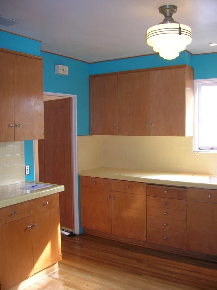 1211 E Cota St #NA - Photo 6 of 17