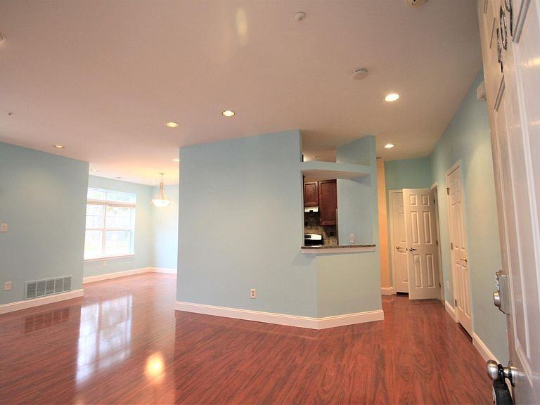 409 Dresher Woods Dr #409 - Photo 5 of 24