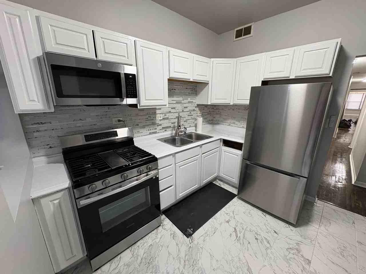 3252 W Washington Blvd #1W - Photo 6 of 11