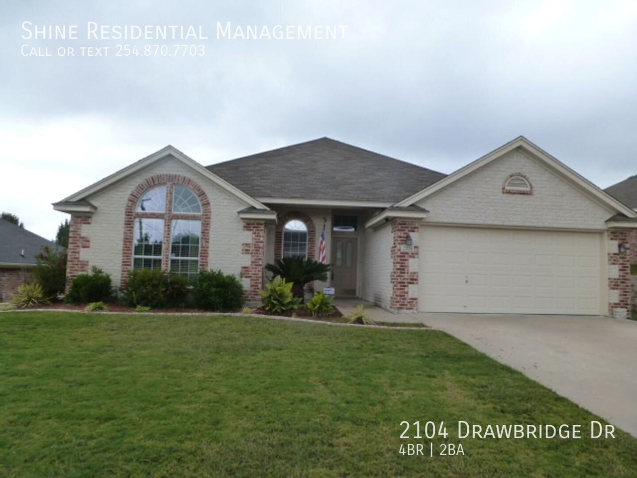 2104 Drawbridge Dr - Photo 4 of 30