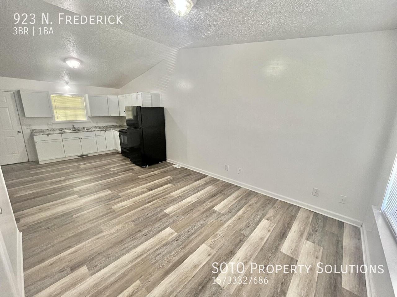 923 N Frederick St - Photo 6 of 50