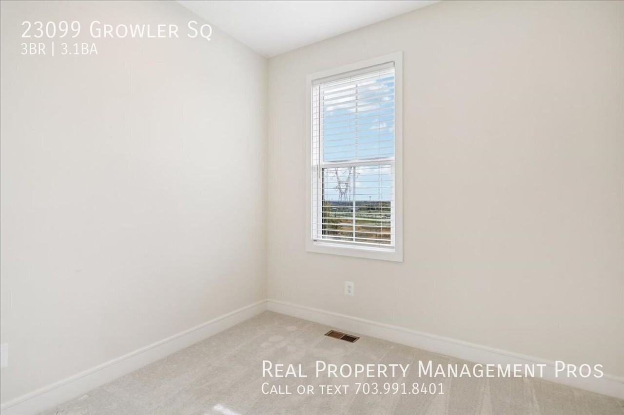23099 Growler Sq - Photo 3 of 31