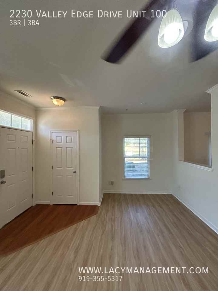 2230 Valley Edge Dr Unit 100 - Photo 4 of 13