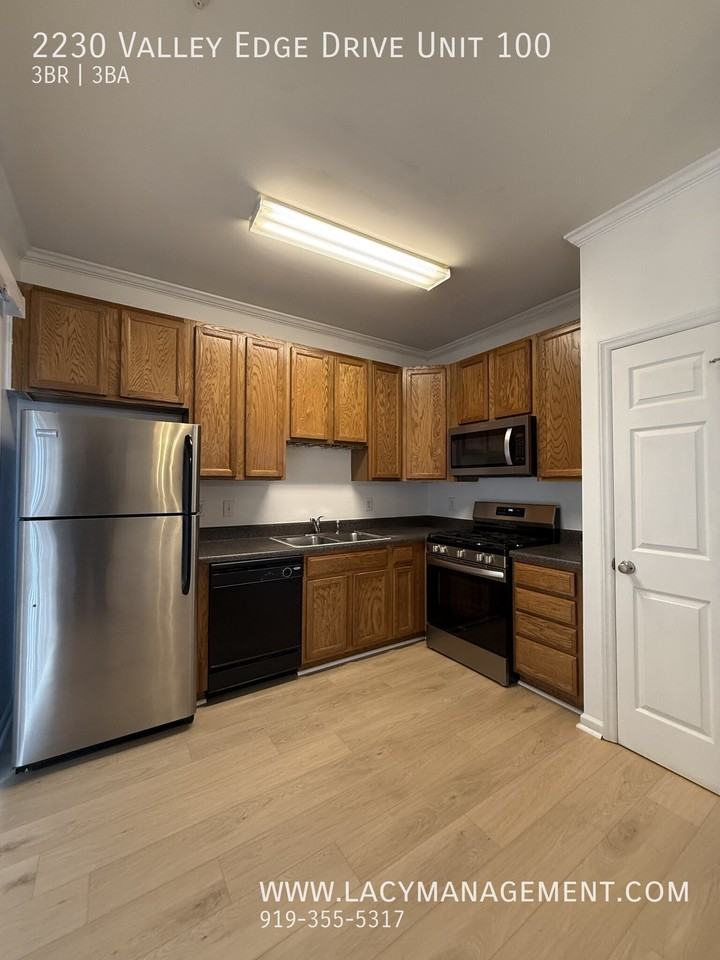 2230 Valley Edge Dr Unit 100 - Photo 6 of 13