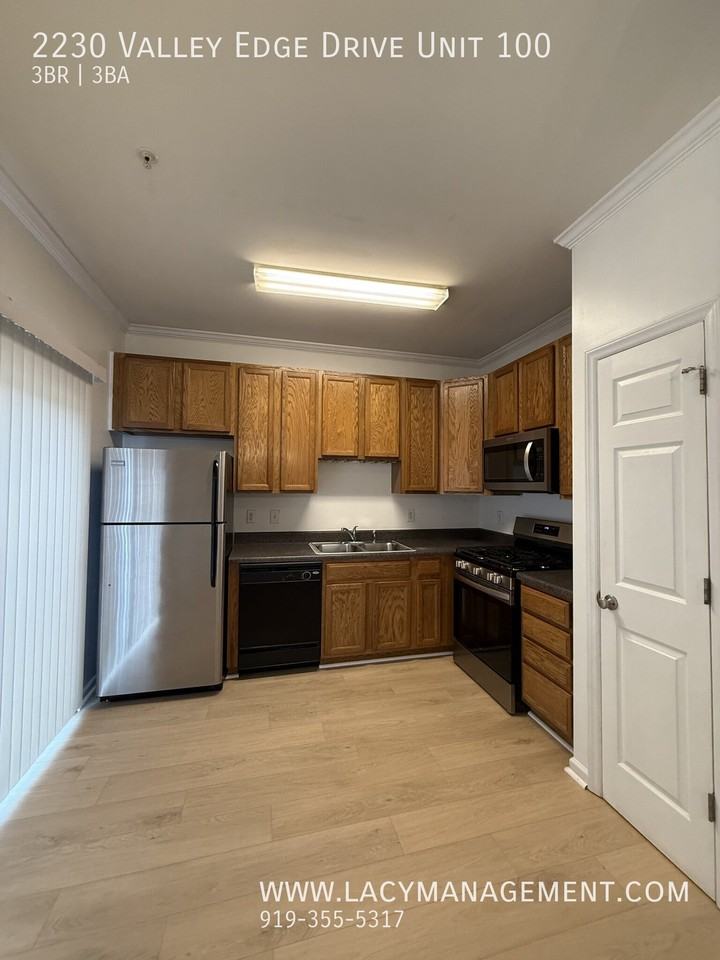 2230 Valley Edge Dr Unit 100 - Photo 7 of 13