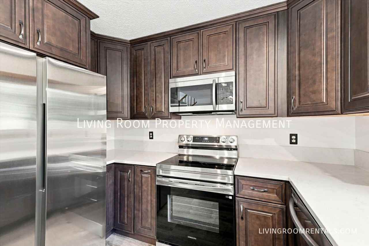 6044 Sw 48th Ave - Photo 7 of 18