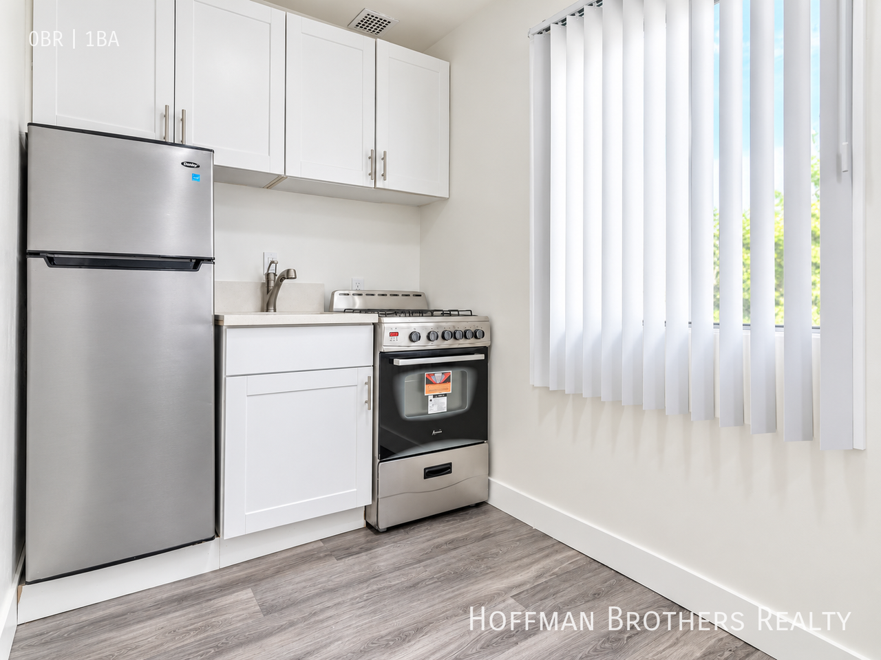 928 4th St #13 - Photo 2 of 10
