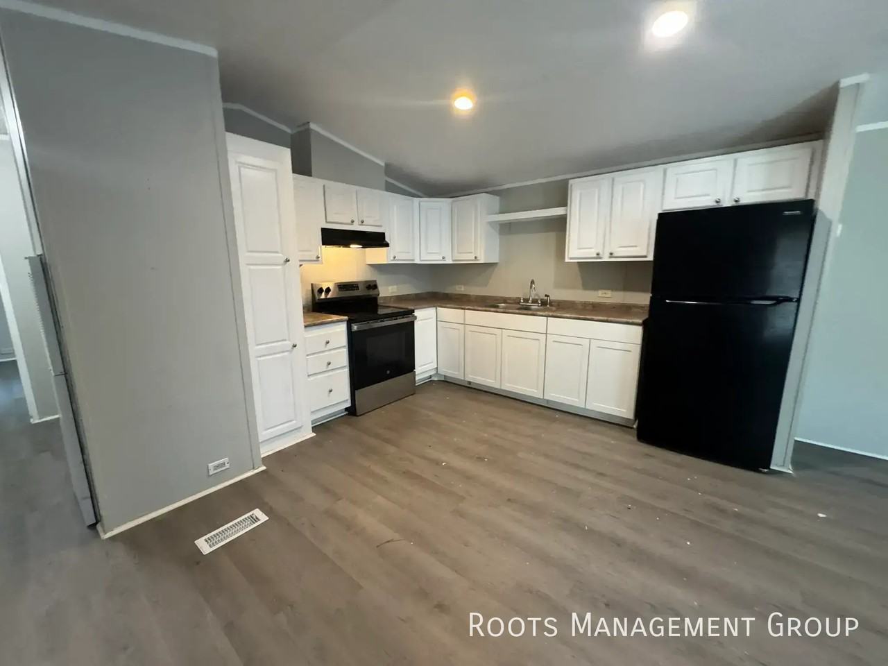 1325 N Franklin St #86 - Photo 4 of 28