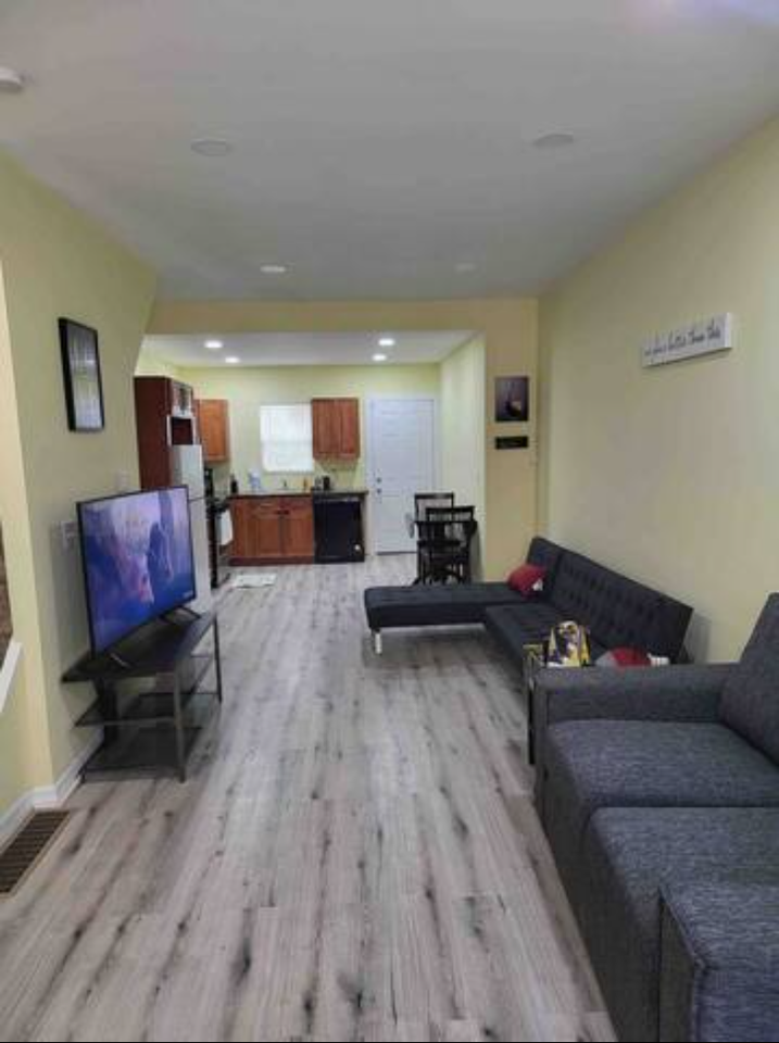1623 Saint Pauls St #NA - Photo 2 of 14