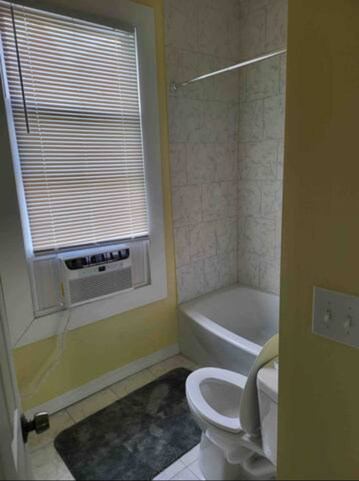 1623 Saint Pauls St #NA - Photo 6 of 14