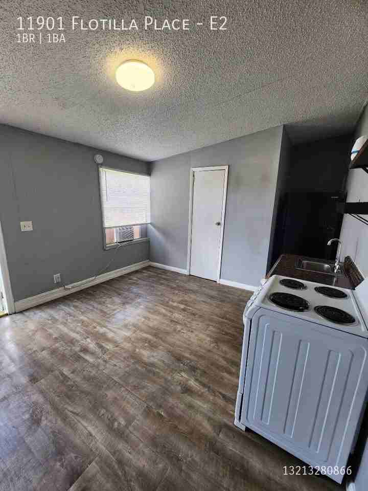 11901 Flotilla Pl #E2 - Photo 3 of 9