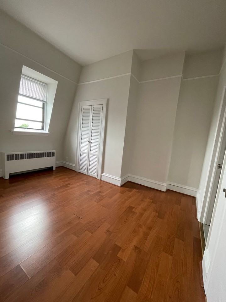 52 North Washington Street - Photo 6 of 24