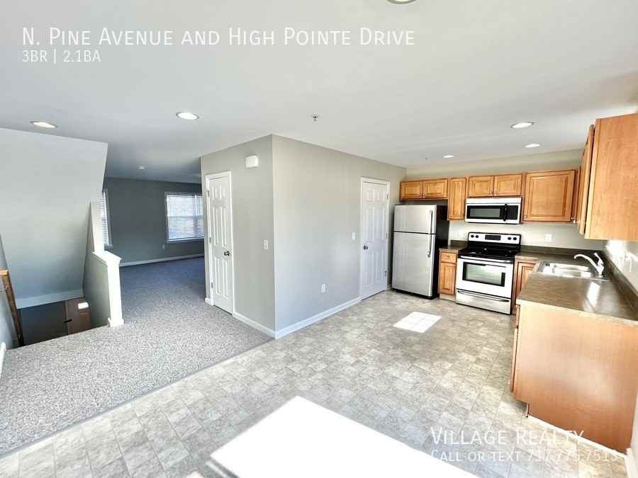 & HIGH POINTE DRIVE #209 - Photo 2 of 50